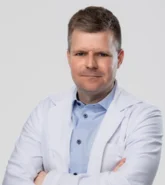 Dr. Héja Máté